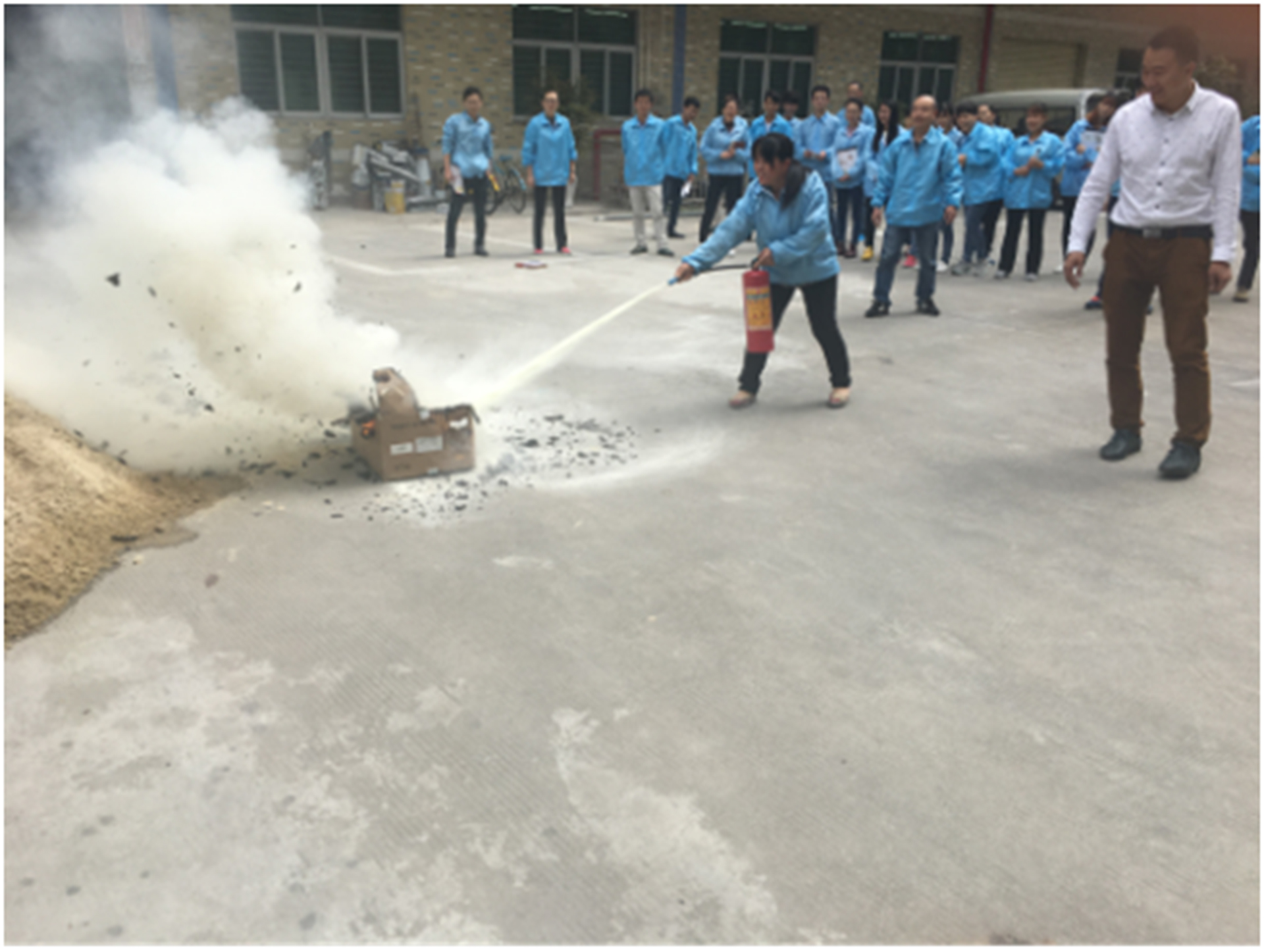INVITING INSTRUCTOR TO DEMONSTRATED FIRE DRILL FOR LILIANG EMPLOYEES